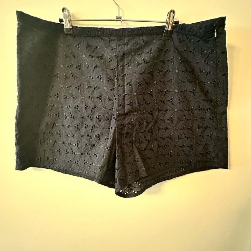 a new day Eyelet Shorts - High Waisted - Size 18